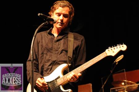 Gavin Rossdale Town Ballroom Buffalony with his guitar